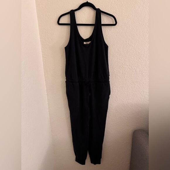 UGG Black Sleeveless Jumpsuit with Relaxed Fit - Picture 3 of 11